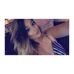 Meet your Posher, Briana